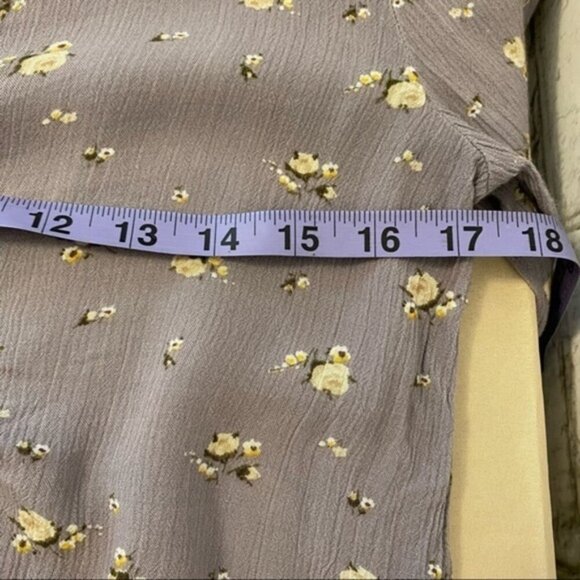 American‎ Eagle Outfiter Floral Top Size XS - Picture 5 of 9